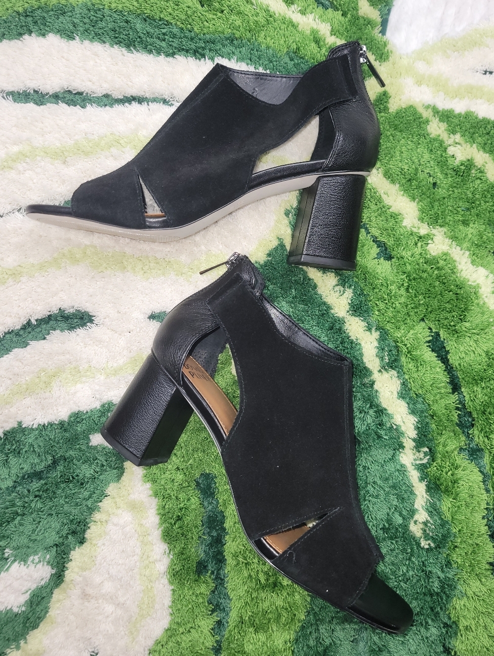 Beautiful Black Peep-Toe Block Heel Sandals By Donald J Pliner